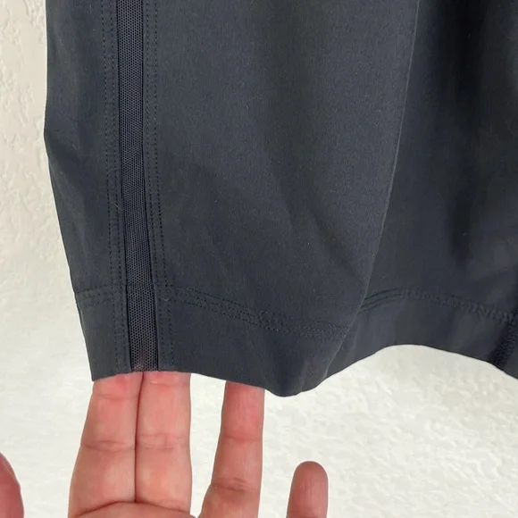 Lululemon Pace Breaker Short 9" Net Fault Deep Coal Black
